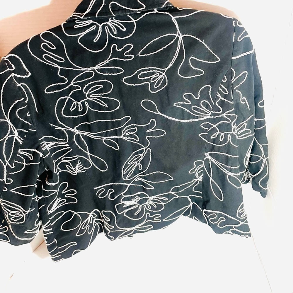 Kim Rogers Petite 10 Black White Floral Embroidered Cropped Jacket Blazer - Picture 4 of 10